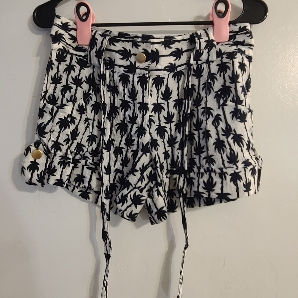 Diane Von Furstenberg Monochrome Palm Print Shorts